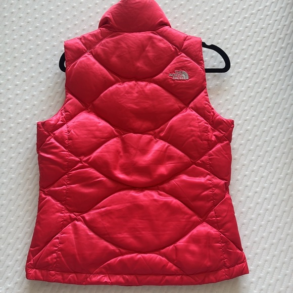 The North Face 550 Puffer Vest - Picture 2 of 6
